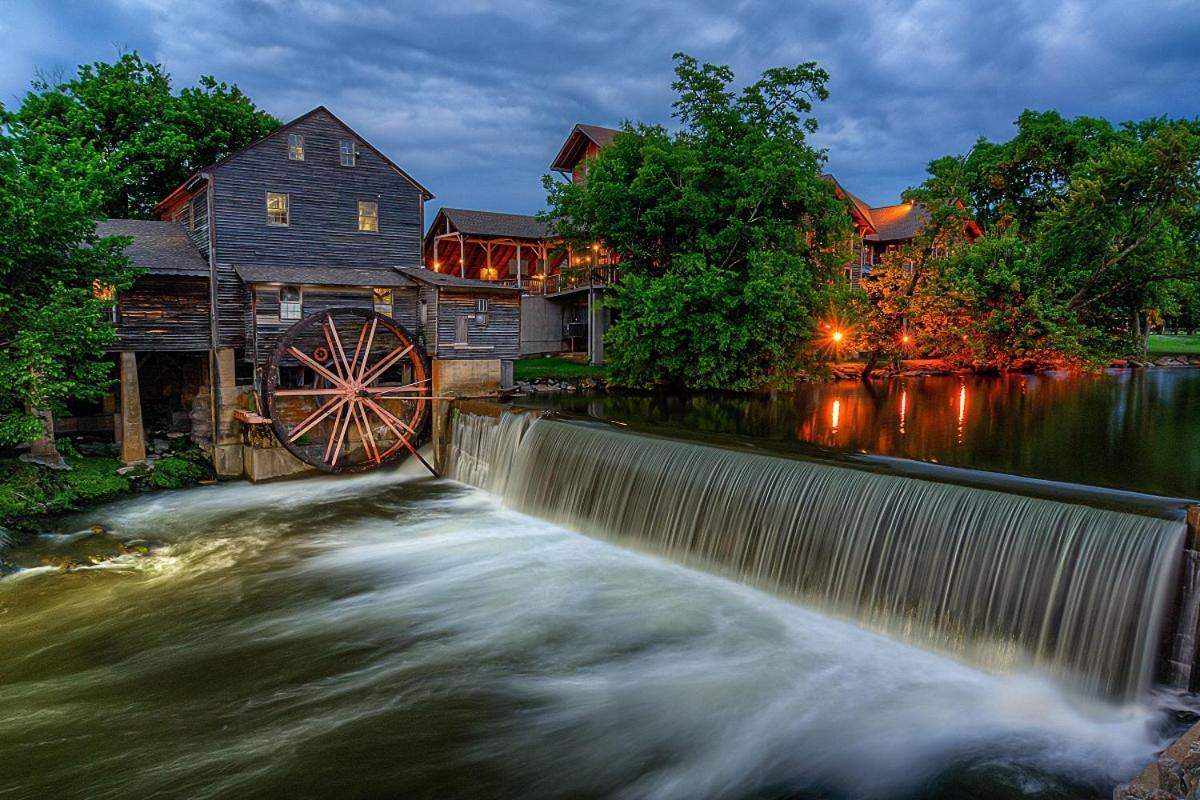 Serenity Heights, Amazing Views, Hot Tub Pool Access, 1089 Free Tickets Each Paid Day, Dollywood Gatlinburg Room photo