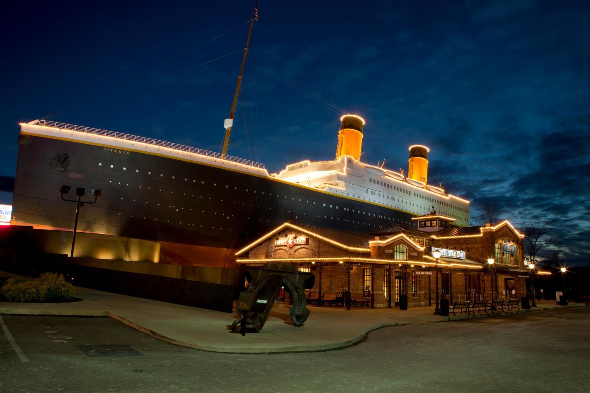 Serenity Heights, Amazing Views, Hot Tub Pool Access, 1089 Free Tickets Each Paid Day, Dollywood Gatlinburg Room photo
